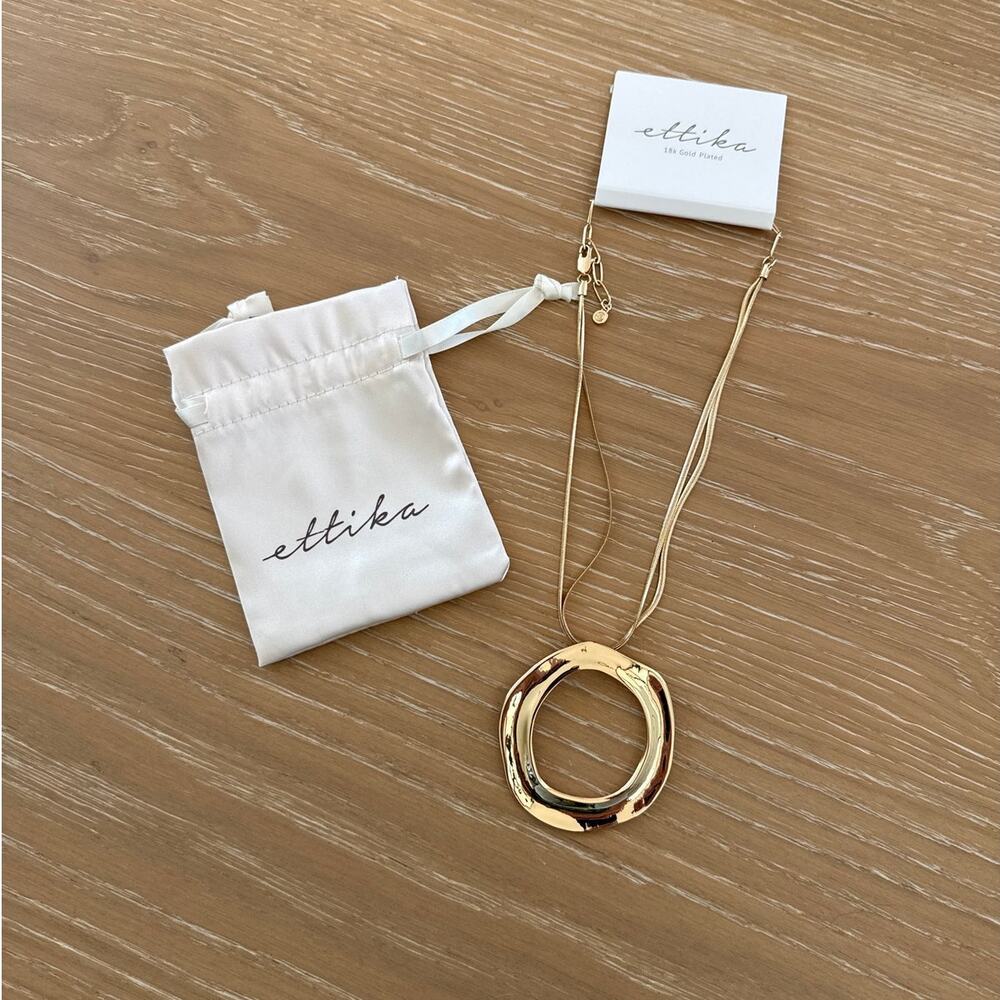 Ettika Open Circle Statement Necklace Gold